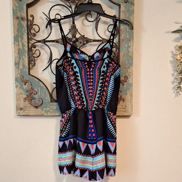 Blue and Black Geometric Romper. Size MEDIUM NWOT - Picture 10 of 12